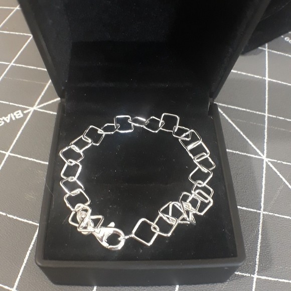 NEW Sterling Silver Bracelet Geometric Square Links 7.25"L Bracelet - 3g - Picture 2 of 6